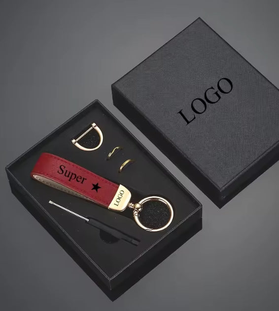 lederen sleutelhanger met geschenkdoos