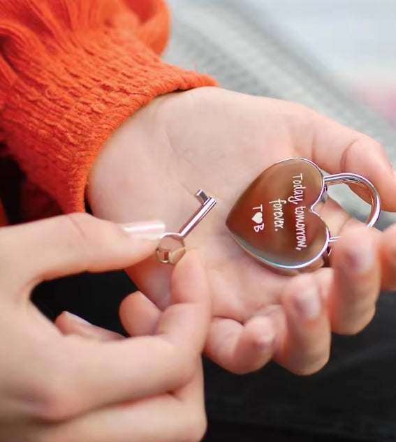 Personalized engraved love heart padlock