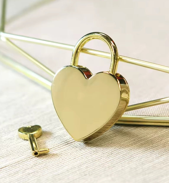 Personalized engraved love heart padlock